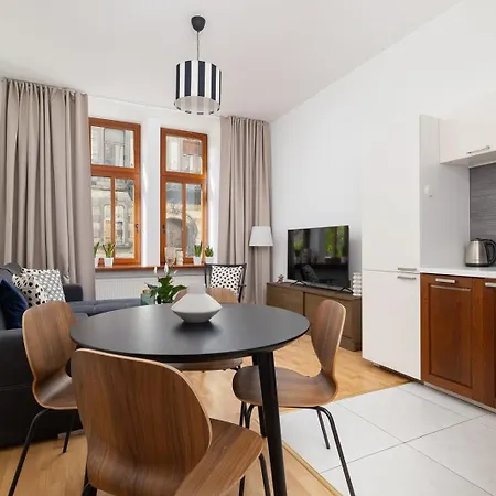 Noelia - 3br & Balcony - Old Town Apartman