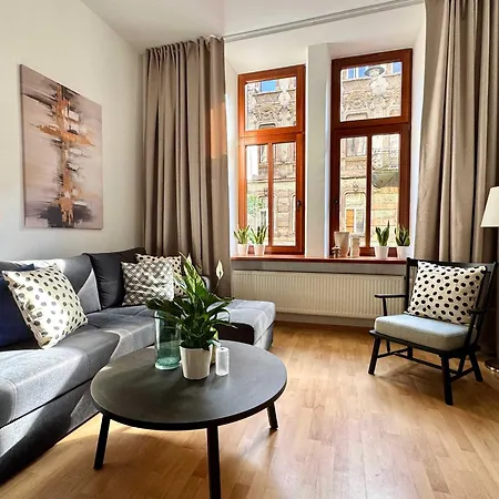 Apartman Noelia - 3br & Balcony - Old Town
