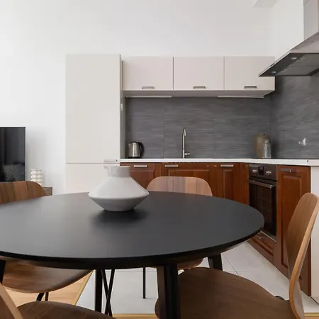 Noelia - 3br & Balcony - Old Town Apartman Krakkó