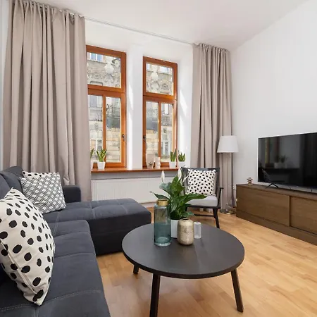 Apartman Noelia - 3br & Balcony - Old Town
