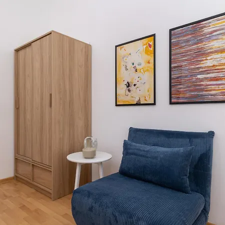 Noelia - 3br & Balcony - Old Town *