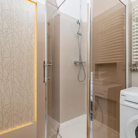 Apartman Noelia - 3br & Balcony - Old Town *