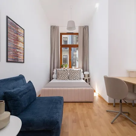Apartman Noelia - 3br & Balcony - Old Town